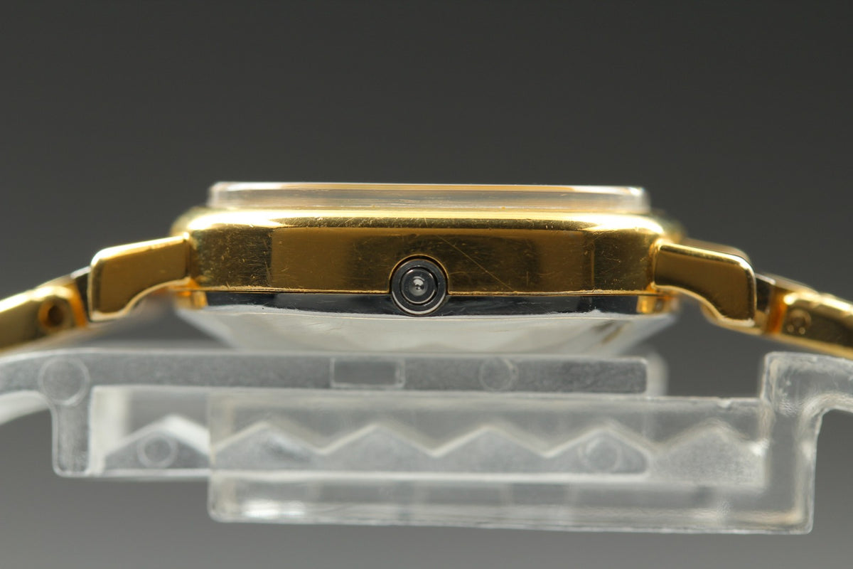 1980 Near MINT OMEGA De Ville 23mm 591.014 Quartz Gold Dial Women's Vintage