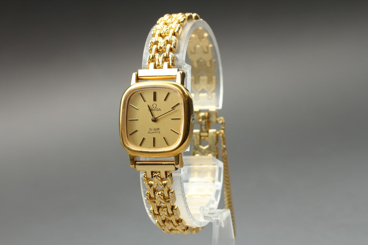 1980 Near MINT OMEGA De Ville 23mm 591.014 Quartz Gold Dial Women's Vintage