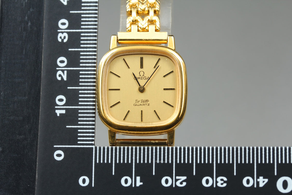 1980 Near MINT OMEGA De Ville 23mm 591.014 Quartz Gold Dial Women's Vintage