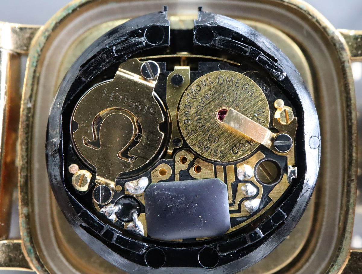 1980 Near MINT OMEGA De Ville 23mm 591.014 Quartz Gold Dial Women's Vintage