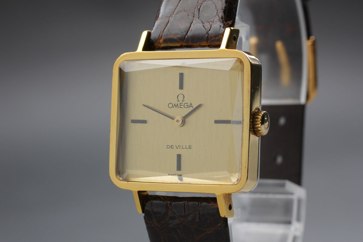 1971 Near MINT OMEGA De Ville 25mm 511.0375 Manual Gold Dial Women's Vintage