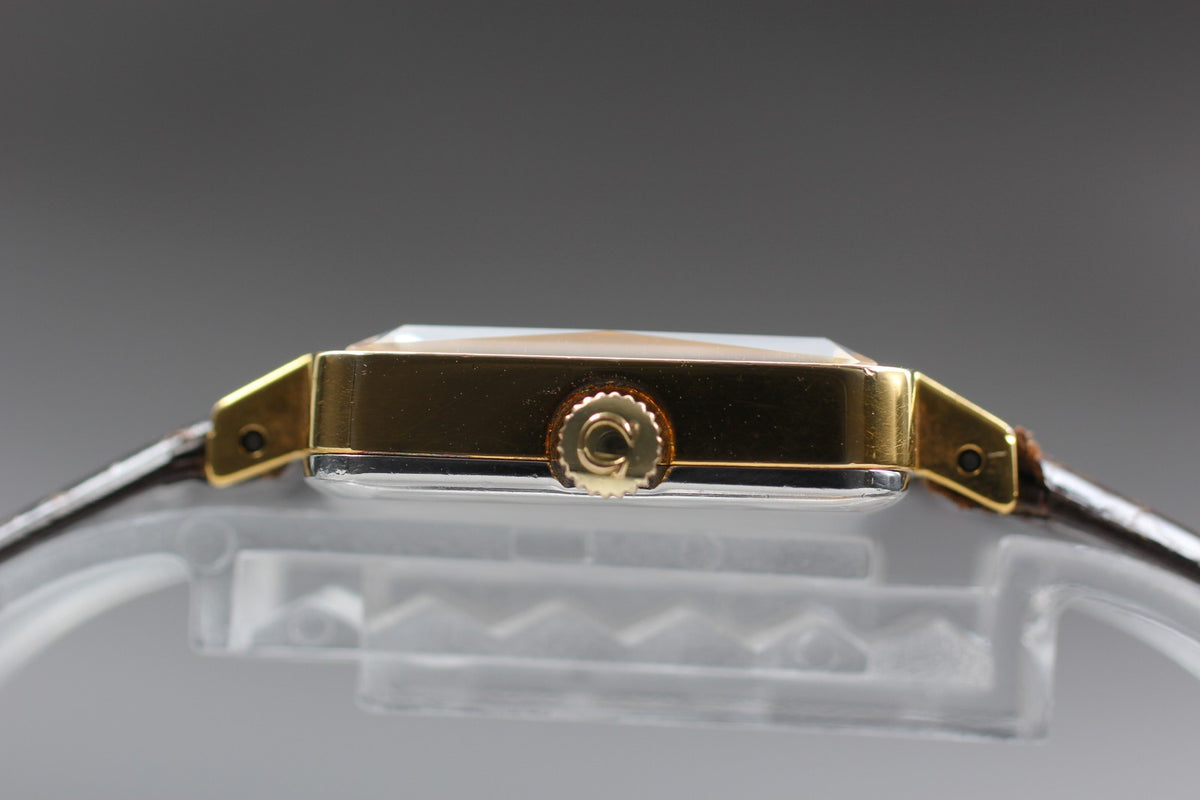 1971 Near MINT OMEGA De Ville 25mm 511.0375 Manual Gold Dial Women's Vintage