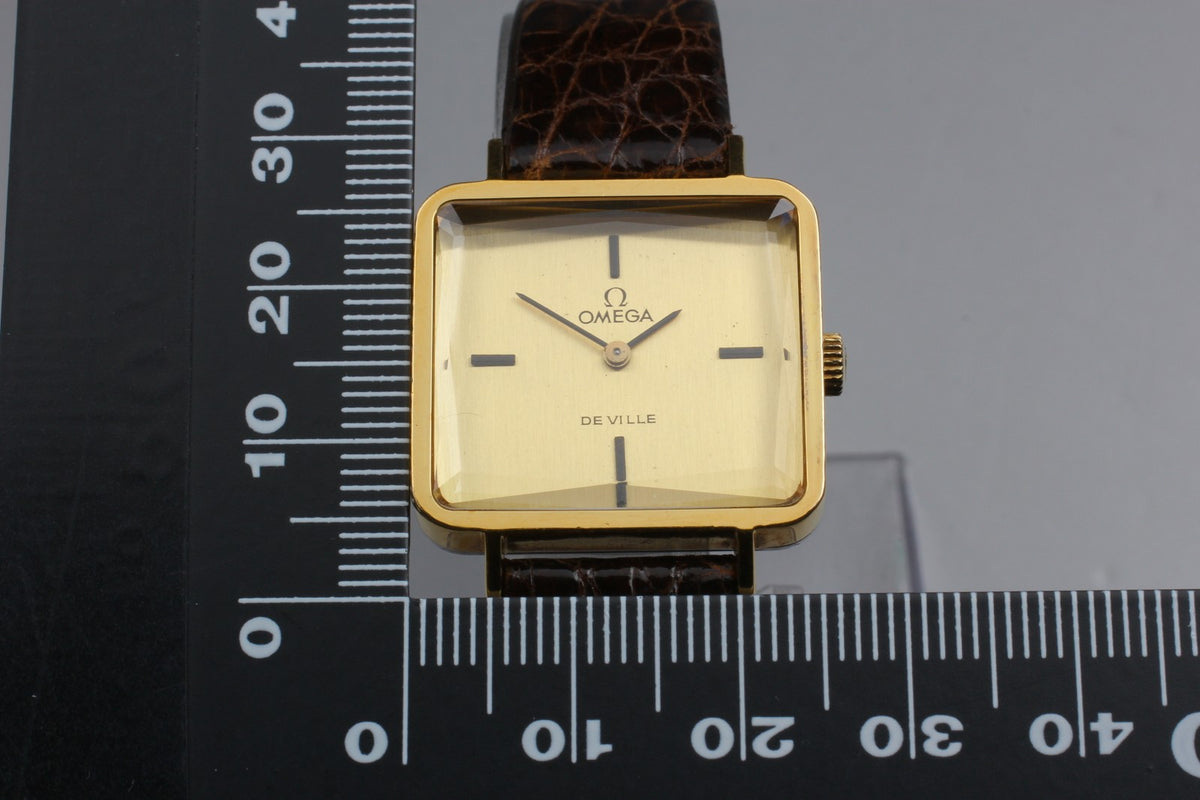 1971 Near MINT OMEGA De Ville 25mm 511.0375 Manual Gold Dial Women's Vintage