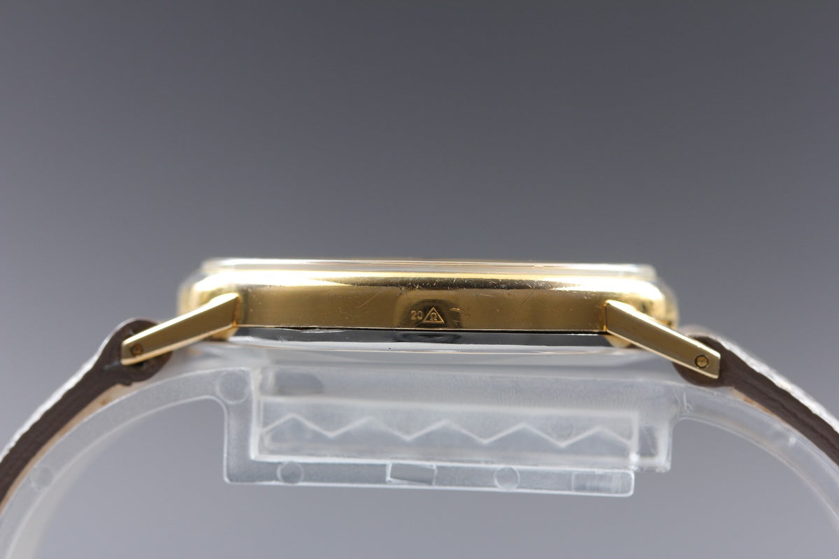 1972 Near MINT OMEGA Geneve 29mm 511.416 Manual Gold Dial Unisex Watch Vintage