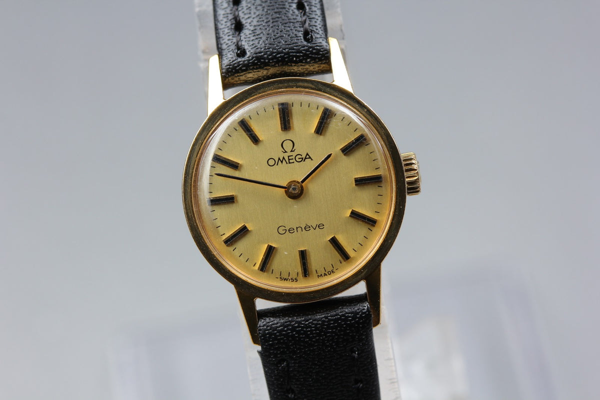 1974 Near MINT OMEGA Geneve 20mm 511.0451 Manual Gold Dial Women's Vintage