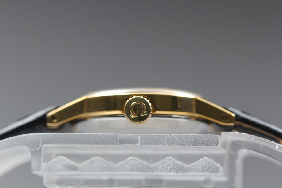 1974 Near MINT OMEGA Geneve 20mm 511.0451 Manual Gold Dial Women's Vintage